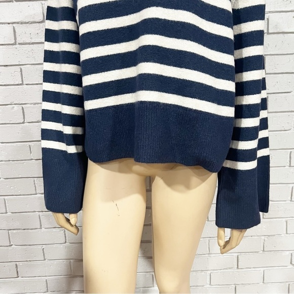 J.Crew Chunky crewneck sweater in Supersoft yarn - Picture 4 of 11